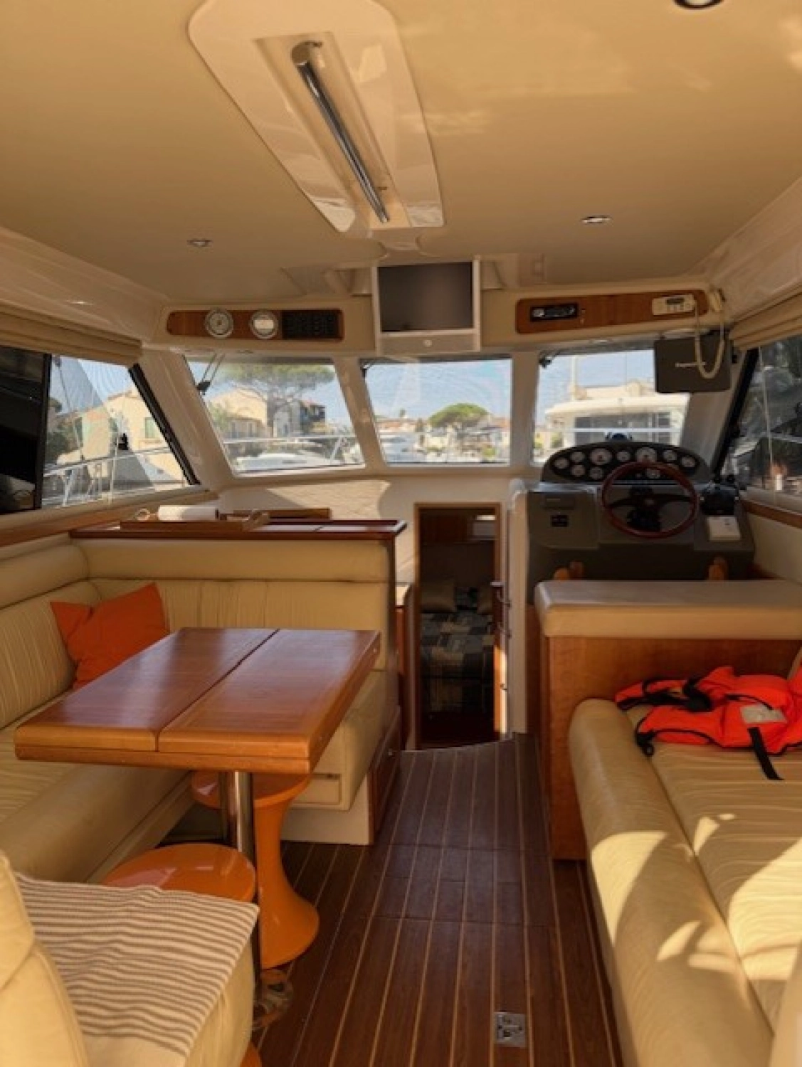 RIVIERA 33