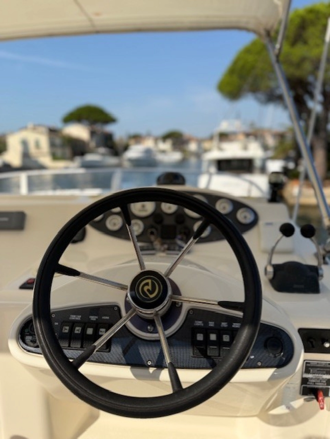 RIVIERA 33