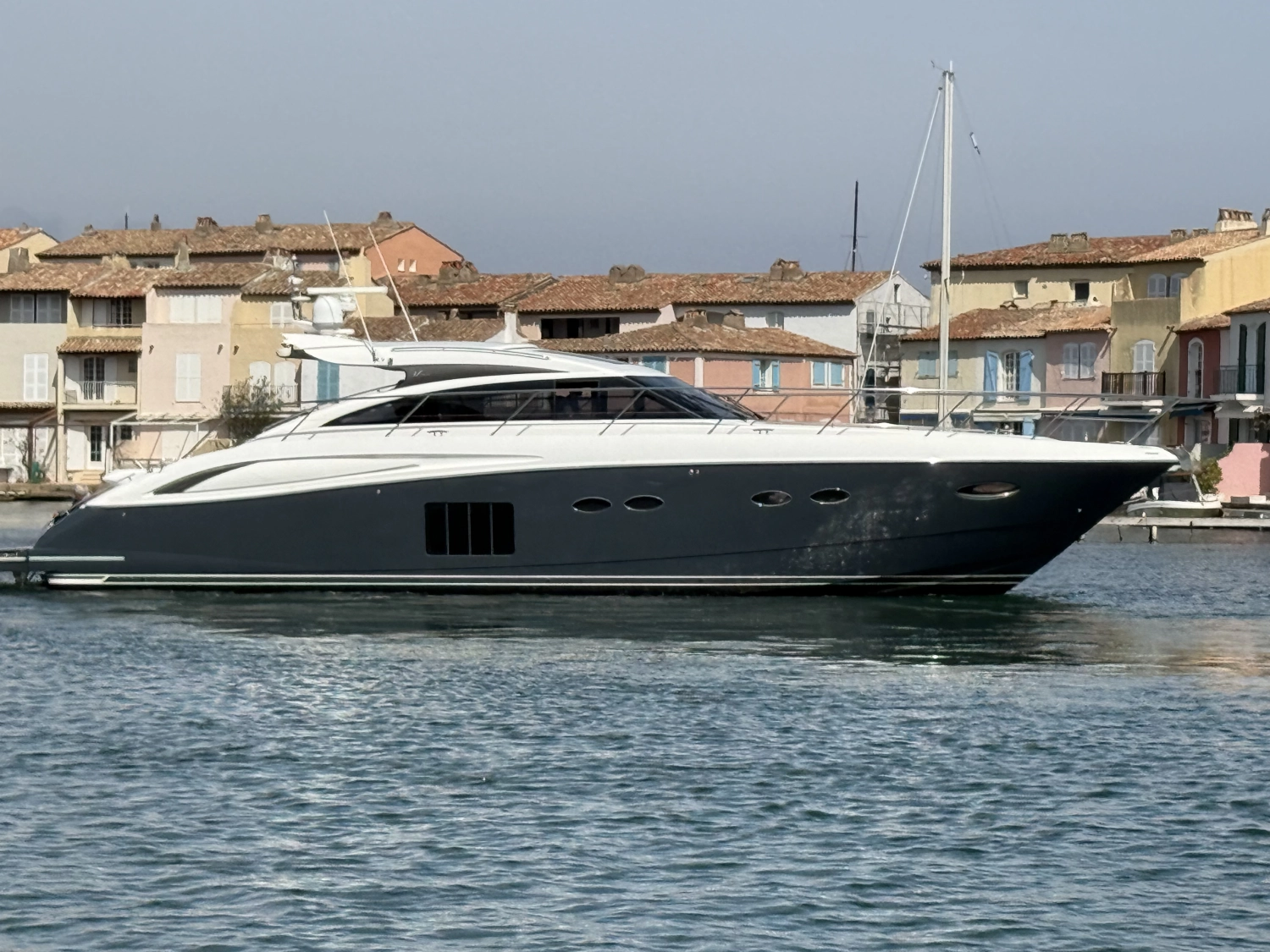 Princess V62