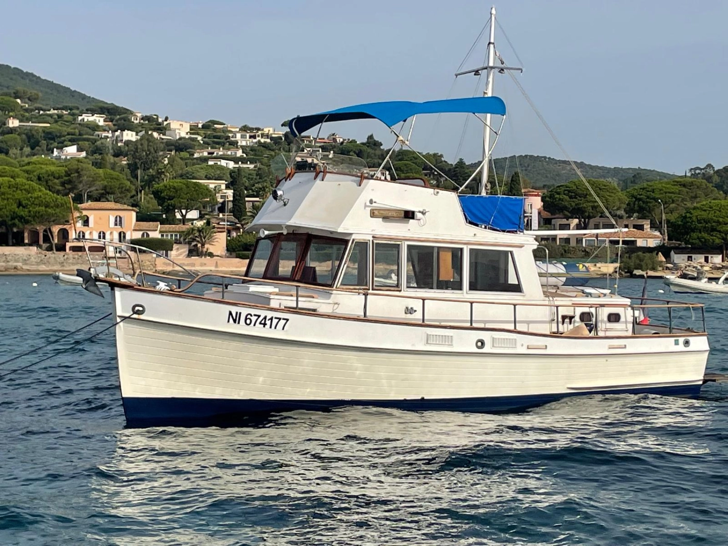 GRAND BANKS TRAWLER 36