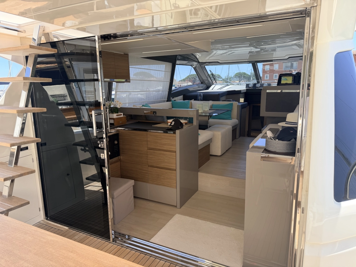 FERRETTI YACHTS 450