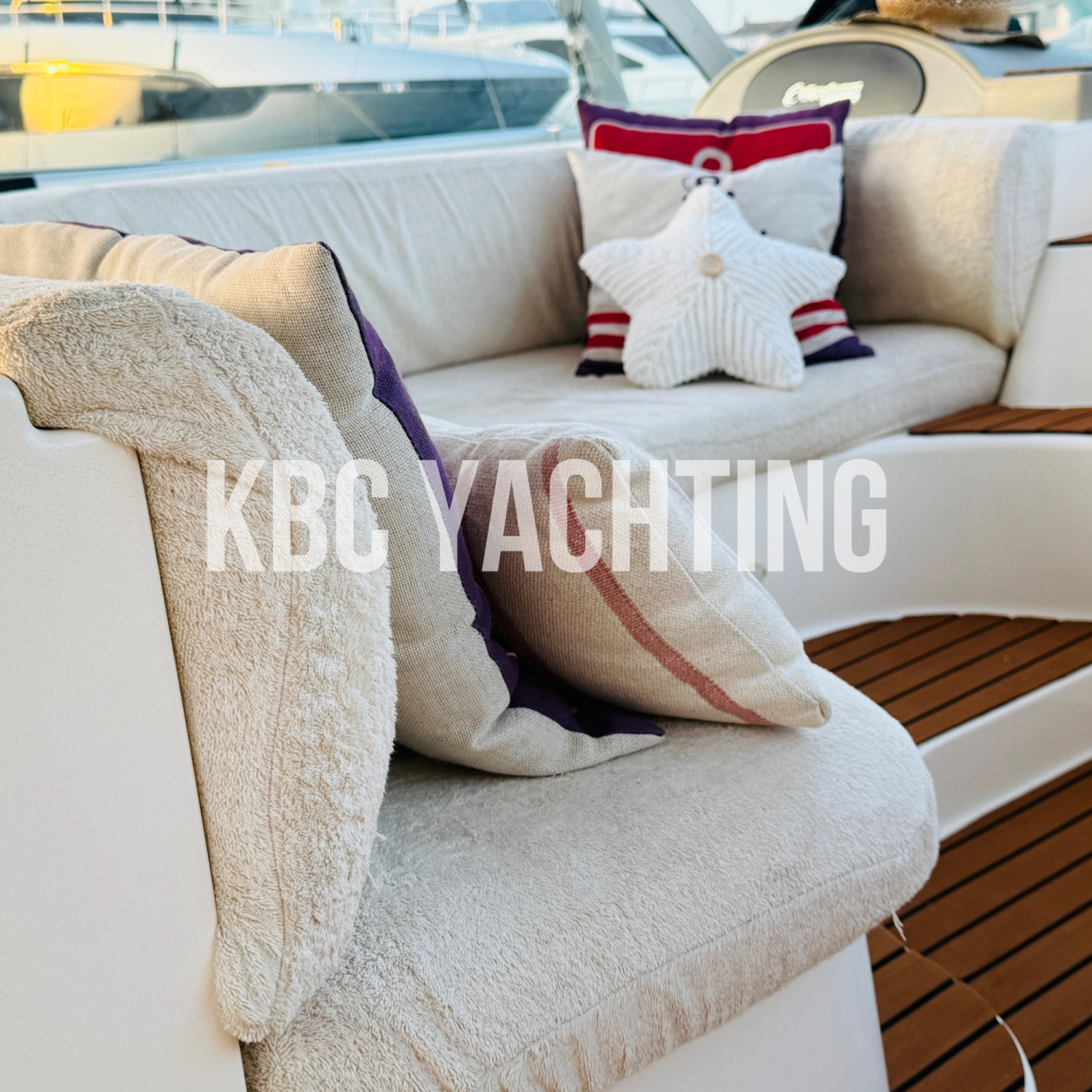 CRUISER YACHTS 440 EXPRESS